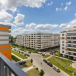 Elegant With Balcony & Parking By Renters *