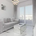 Elegant With Balcony & Parking By Renters Varşova