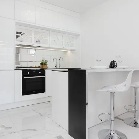 Apartamento Elegant With Balcony & Parking By Renters *
