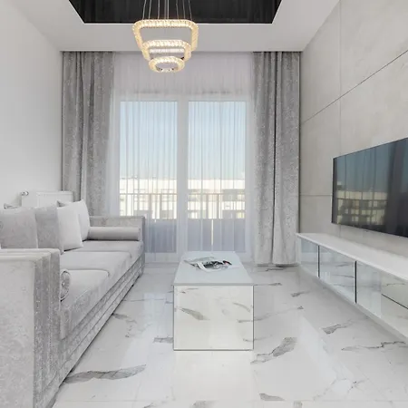 Apartment Elegant With Balcony & Parking By Renters Warsaw