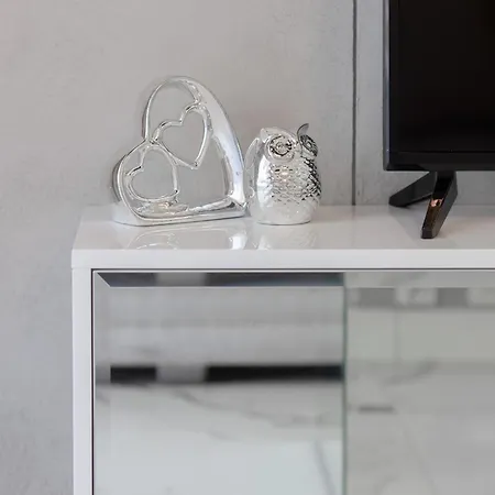 Apartament Elegant With Balcony & Parking By Renters *