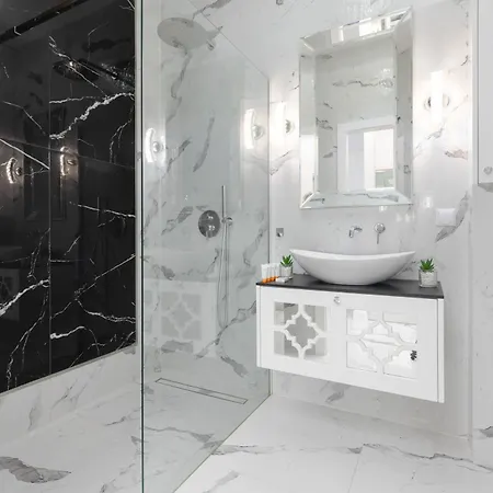 Apartament Elegant With Balcony & Parking By Renters *