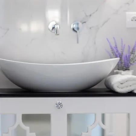Elegant With Balcony & Parking By Renters 아파트 바르샤바
