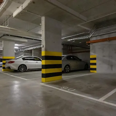 Elegant With Balcony & Parking By Renters Apartament Warszawa