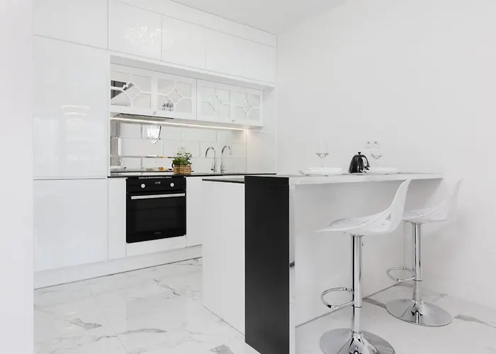 アパート Elegant With Balcony & Parking By Renters *