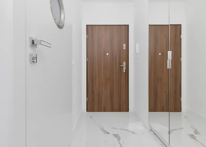 アパート Elegant With Balcony & Parking By Renters