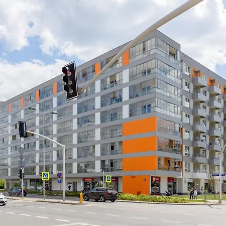 Elegant With Balcony & Parking By Renters *